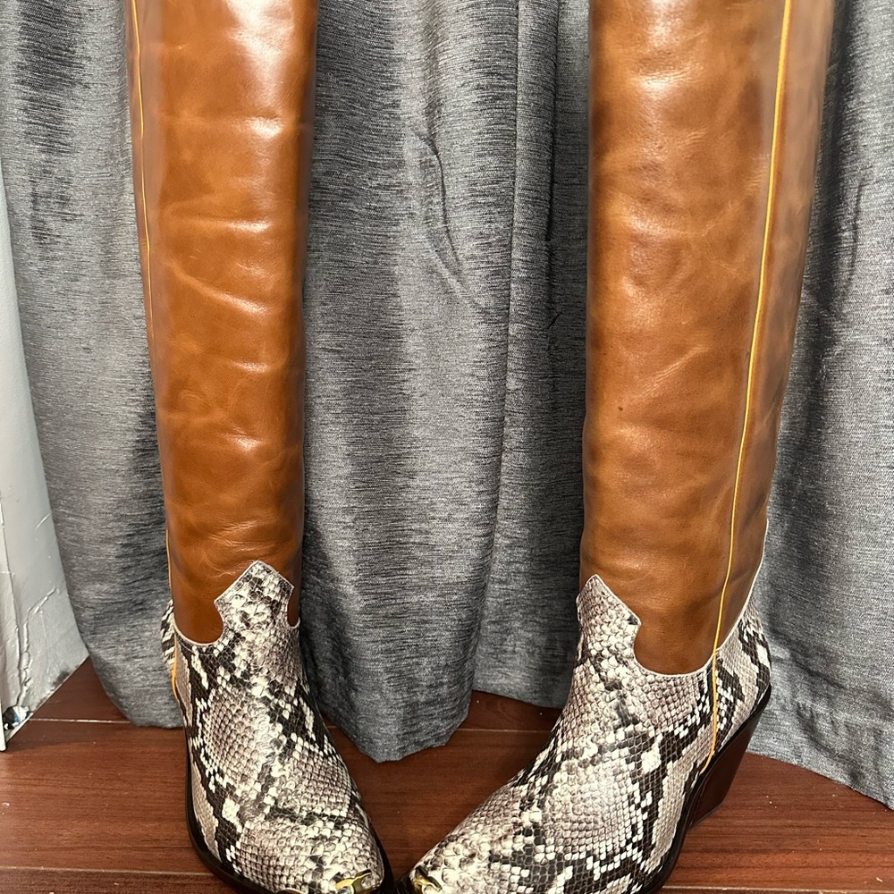 Tory Burch WESTERN TALL BOOT 75MM VICTORIA BR 1.2-1.4 - SMOOTH VACHETTA - Picture 3 of 10